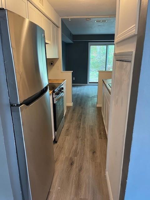 Building Photo - 27 Wooded Way