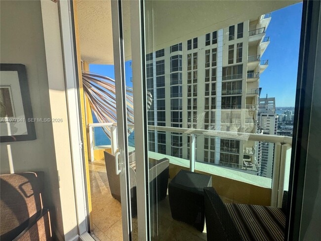 Building Photo - 17875 Collins Ave