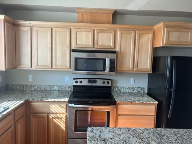 Building Photo - **SPECIAL**  FIRST MONTH FREE W/ ONE YEAR ...