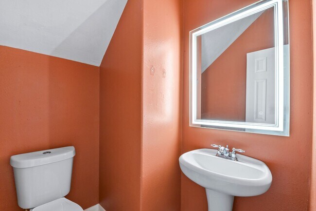 Building Photo - Stunning Corner Unit Townhome - Move-in special: Receive $100 off both your first and second mont...