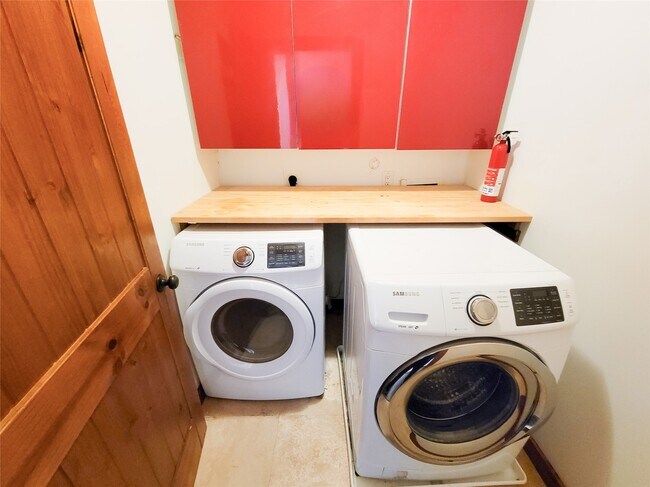 Building Photo - 1801 W 24th St