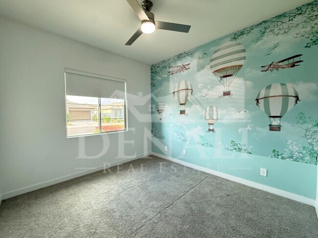 Building Photo - 1447 E Flower St