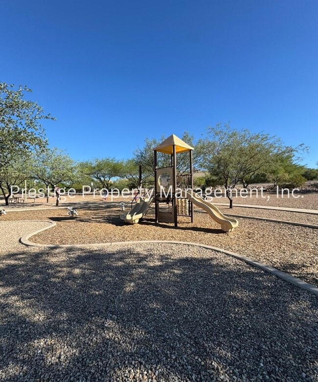 Building Photo - 3/2 Spacious Vail Home, Must See!