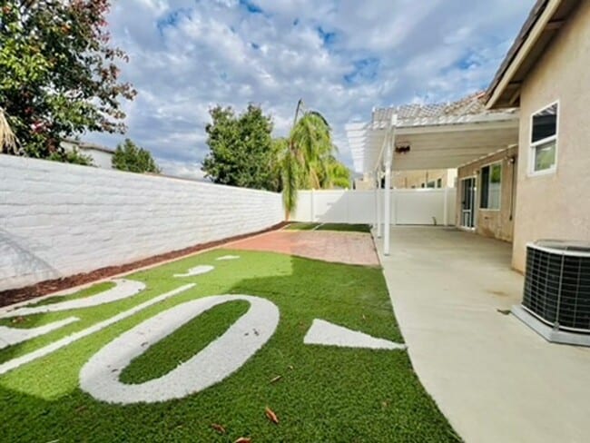Building Photo - MOVE-IN READY RENTAL – AVAILABLE NOW!