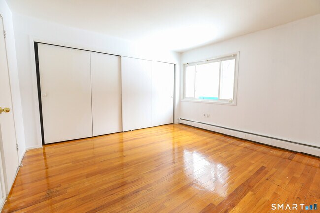 Building Photo - 1 Camelot Dr