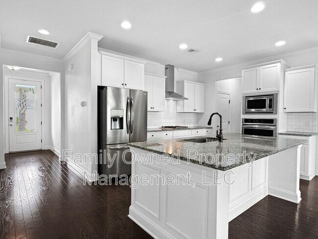 Building Photo - 128 Whaler Ave