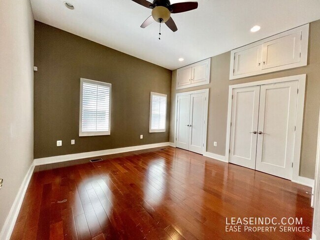 Building Photo - 1004 N Street NW-#1