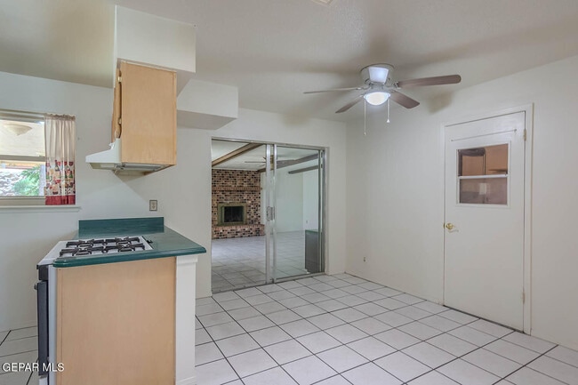 Building Photo - 2125 Pacheco Dr