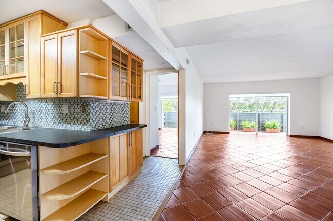 Building Photo - 8335 SW 72nd Ave