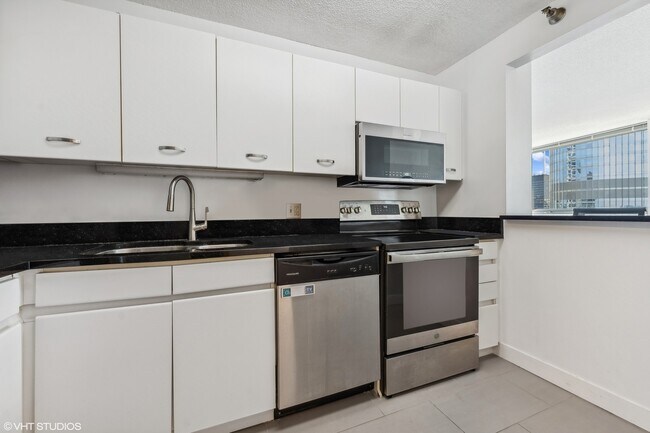 Building Photo - 440 N Wabash Ave