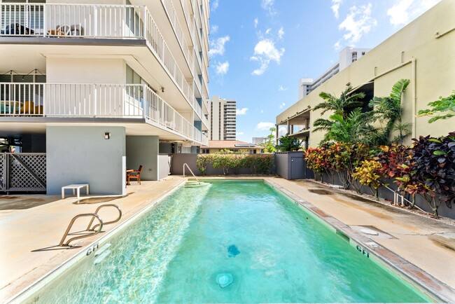 Building Photo - Makiki - Wilder Regent 2 bed, 2 bath, 1 pa...