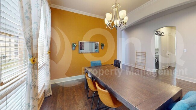 Building Photo - 5811 Lightfoot Ln