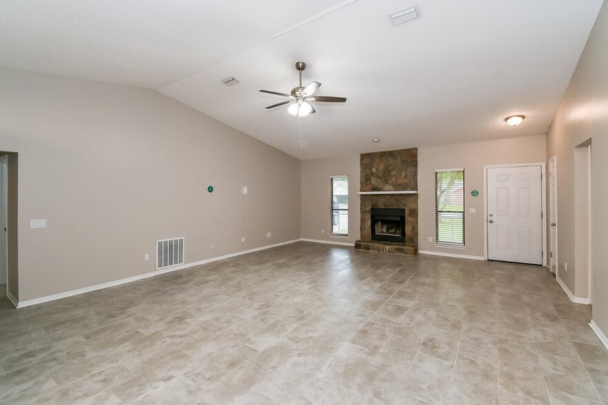 Building Photo - 3164 Sanderling Ct