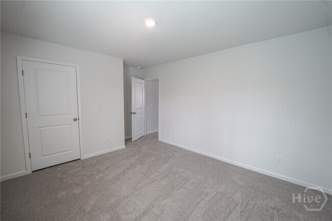 Building Photo - 156 Kraft Kove