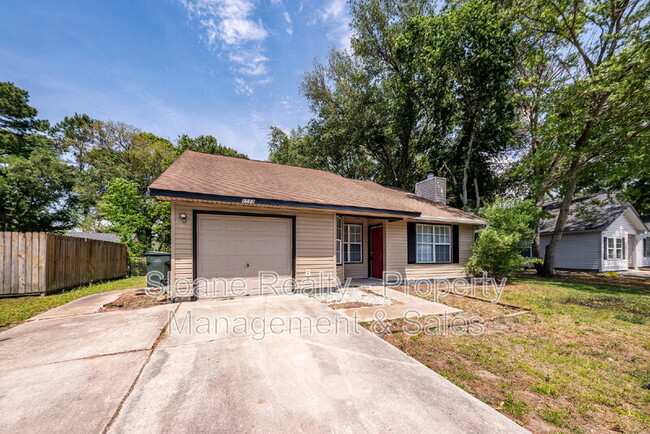 Building Photo - 1022 Oakcrest Dr