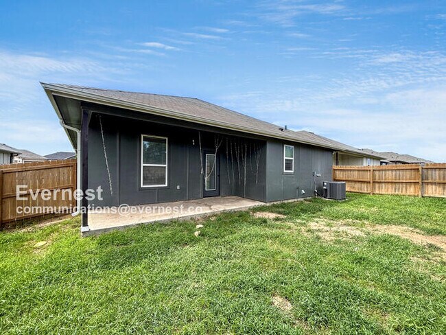 Building Photo - 2119 Hornbeam St