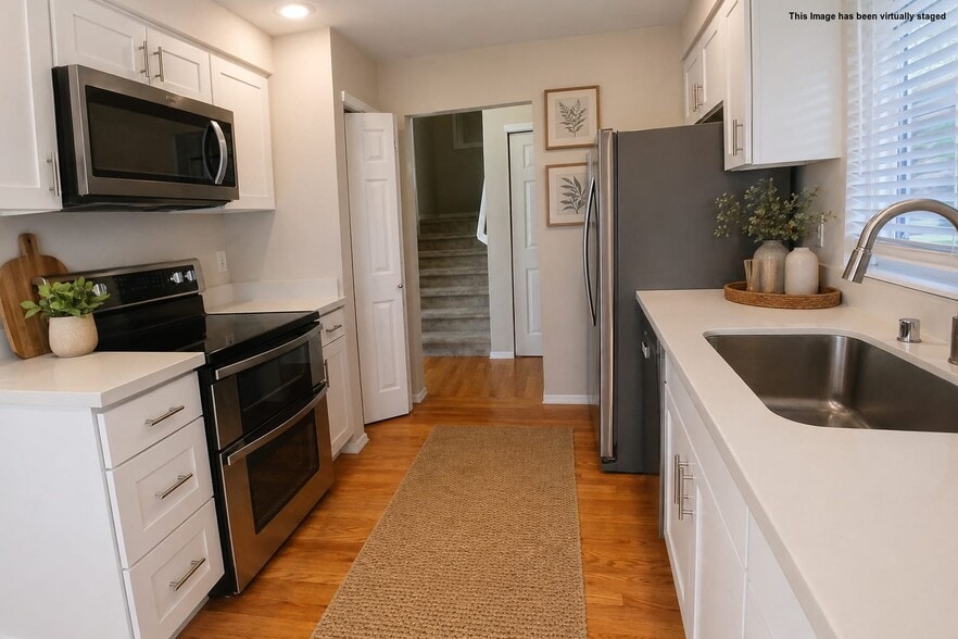 Full Kitchen with all appliances - 1306 57th St SW