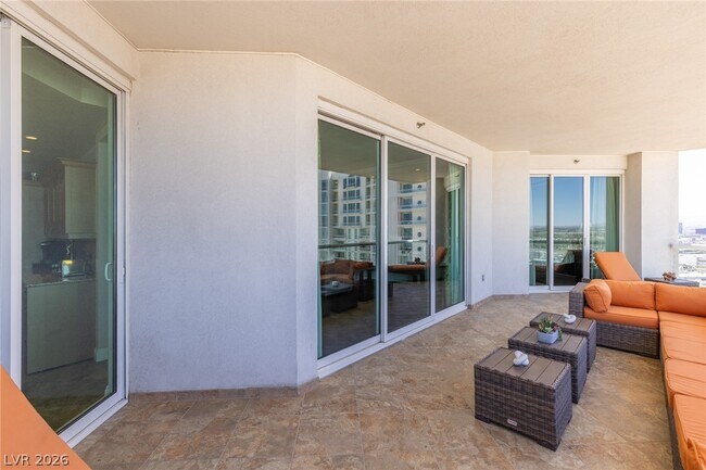 Building Photo - 2777 Paradise Rd