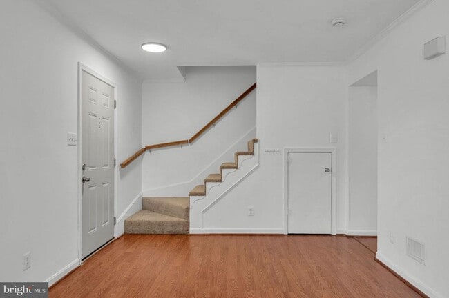 Building Photo - 9021 Sandalwood Dr
