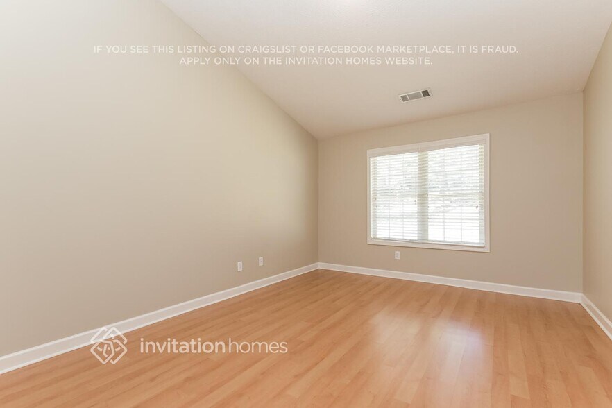 Building Photo - 2825 Maple Vista Ln SW