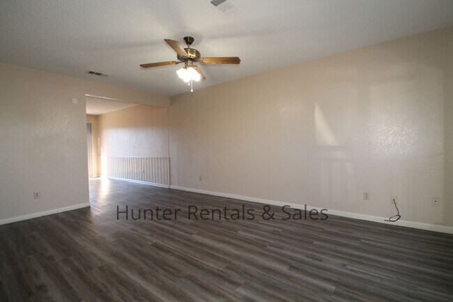 Building Photo - 2601 Bermuda Dr