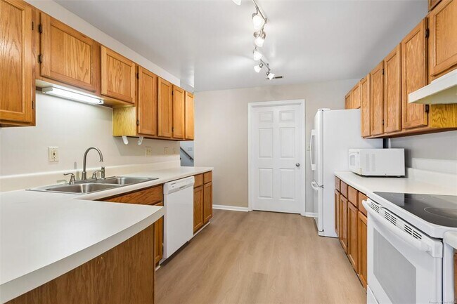 Building Photo - 5306 Aden Ct