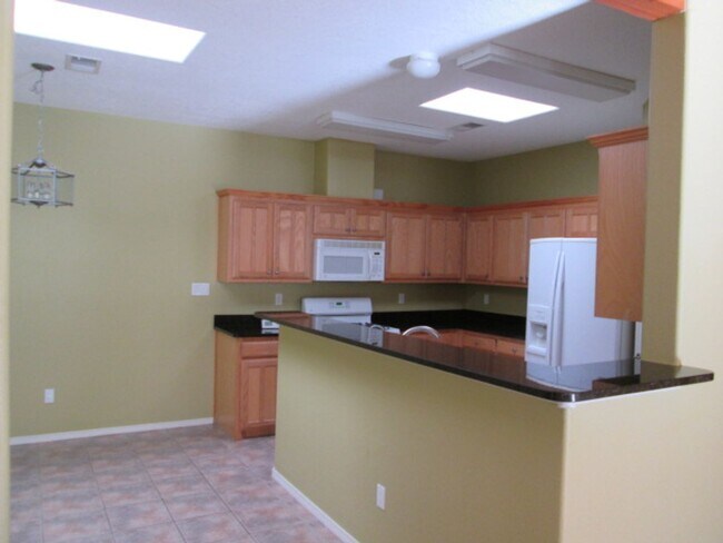 Building Photo - 647 Granite Point Tr SE