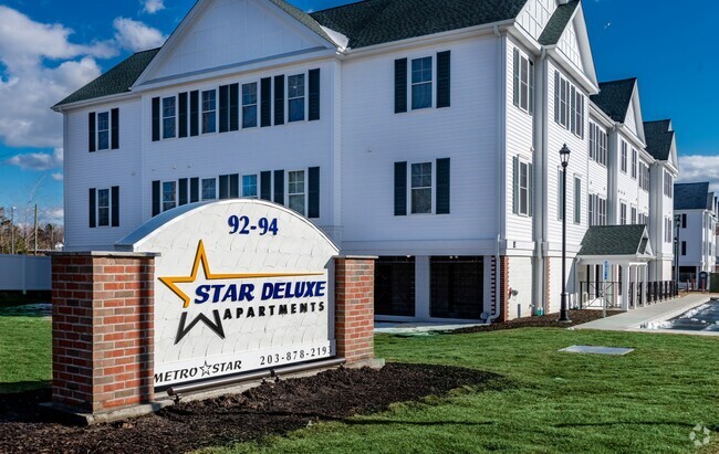 Building Photo - Star Deluxe Milford