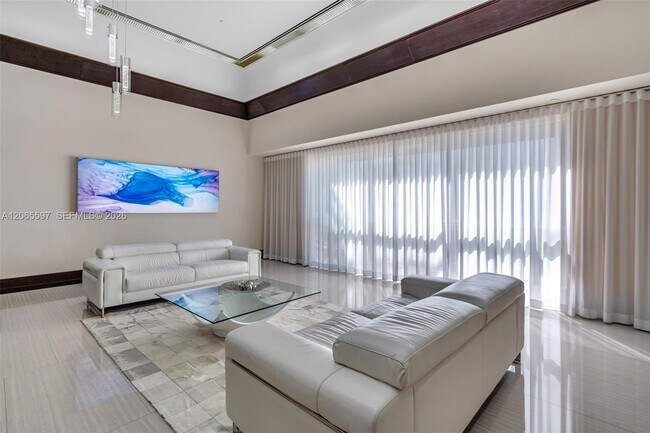 Building Photo - 16485 Collins Ave