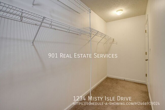 Building Photo - 1234 Misty Isle Dr