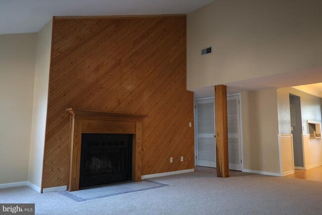 Building Photo - 14 Paladin Dr