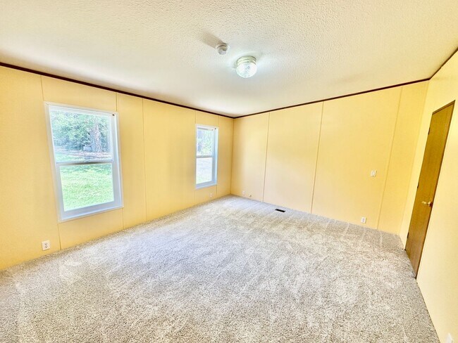 Building Photo - Suncrest Rental