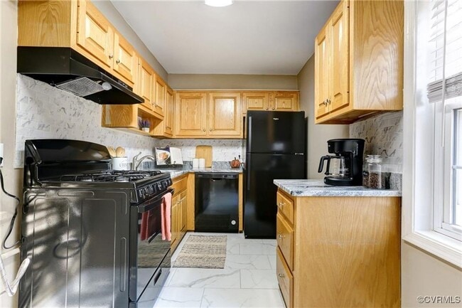 Building Photo - Amenities and Utilities included Richmond Condo Near VCU and UR