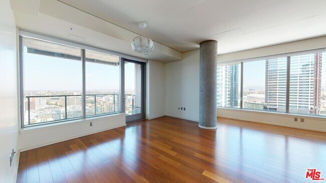 Building Photo - 1155 S Grand Ave