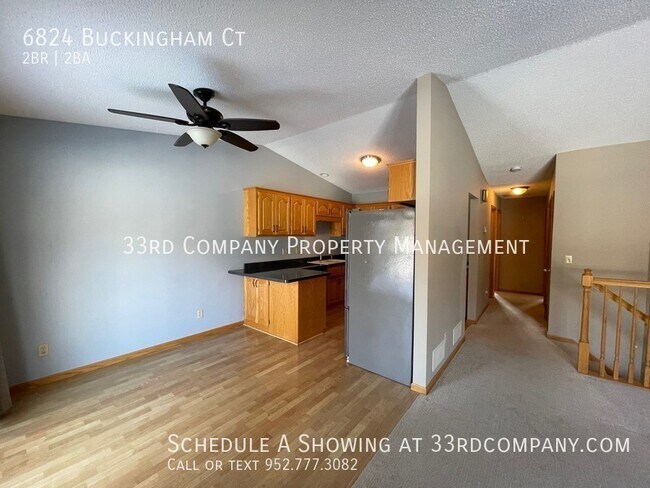 Building Photo - Bright, Updated Twin Home on Cul-de-sac ne...