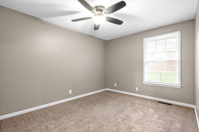 Building Photo - 735 Cayce Dr