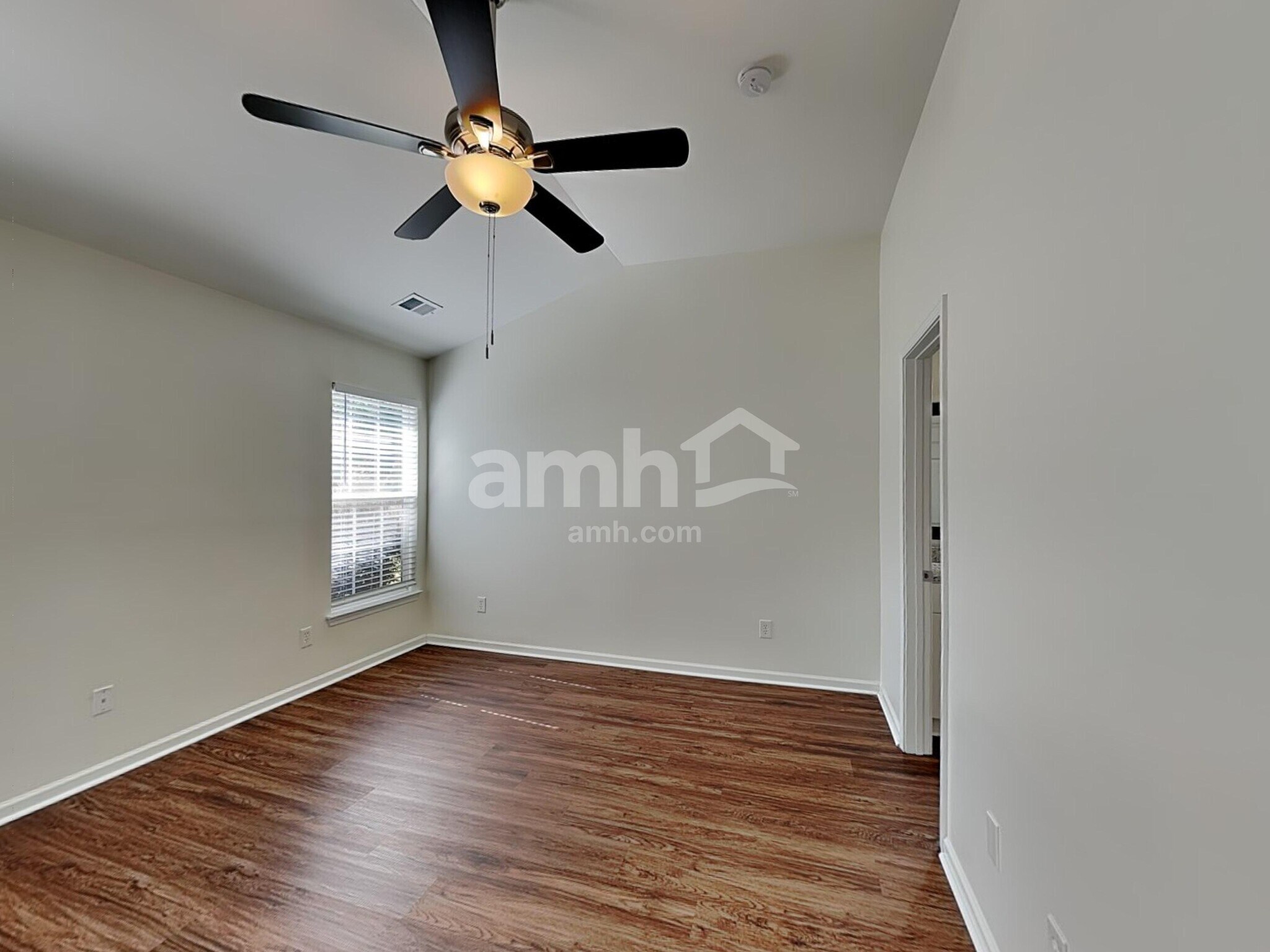 Building Photo - 112 Golden Valley Dr