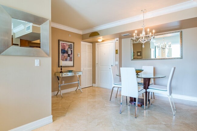 Building Photo - 99 SE Mizner Blvd