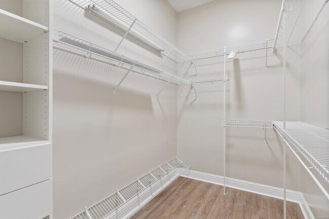 Building Photo - 8643 Carillion Pl