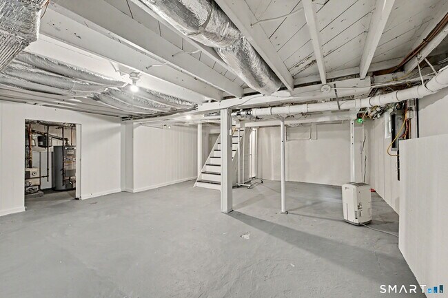 Building Photo - 4R Highview Ave