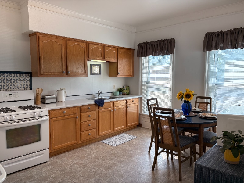 Building Photo - 724.5 Chapin St