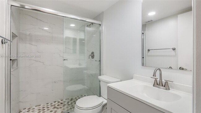 Building Photo - 5801 Riverside Dr
