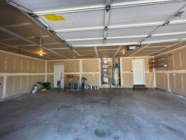 Building Photo - 853 E Hawk St