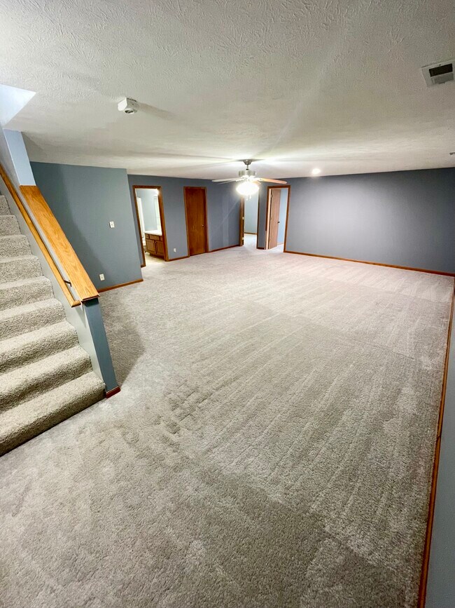 Building Photo - 144 Harmony Cir