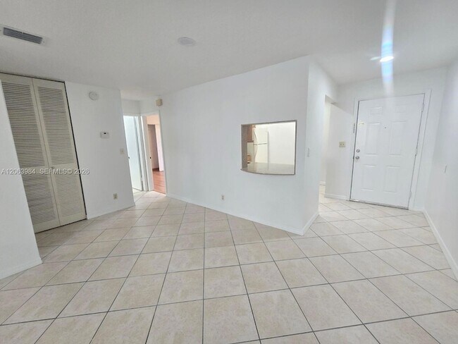 Building Photo - 11588 SW 112th Ave