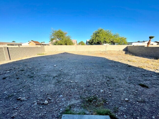 Building Photo - New 4 Bedroom Home in Bullhead City! AVAILABLE FURNISHED OR UNFURNISHED!