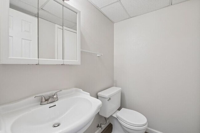 Building Photo - Townhome-Style Living with Greenbelt Views, Attached Garage & Community Pool!