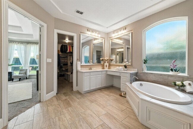 Building Photo - 13401 Mardi Gras Ln