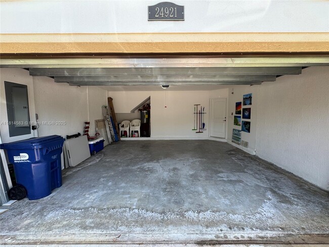 Building Photo - 24921 SW 118 Ct