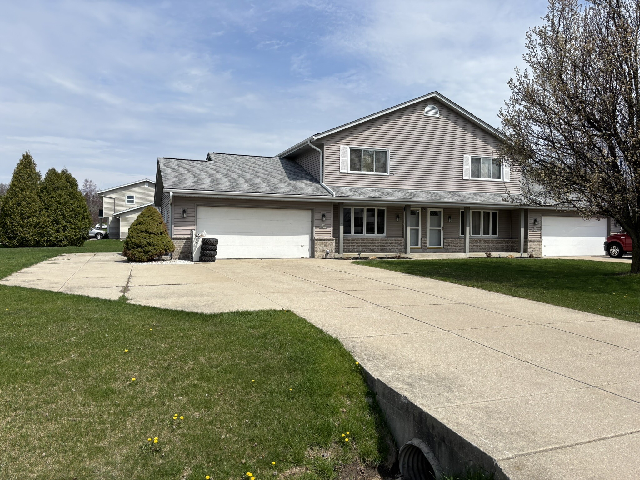 Building Photo - S81W17170 Moonlight Ln